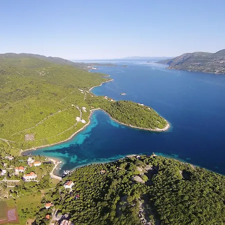 Uvala Vrbovica 12057b * Korčula